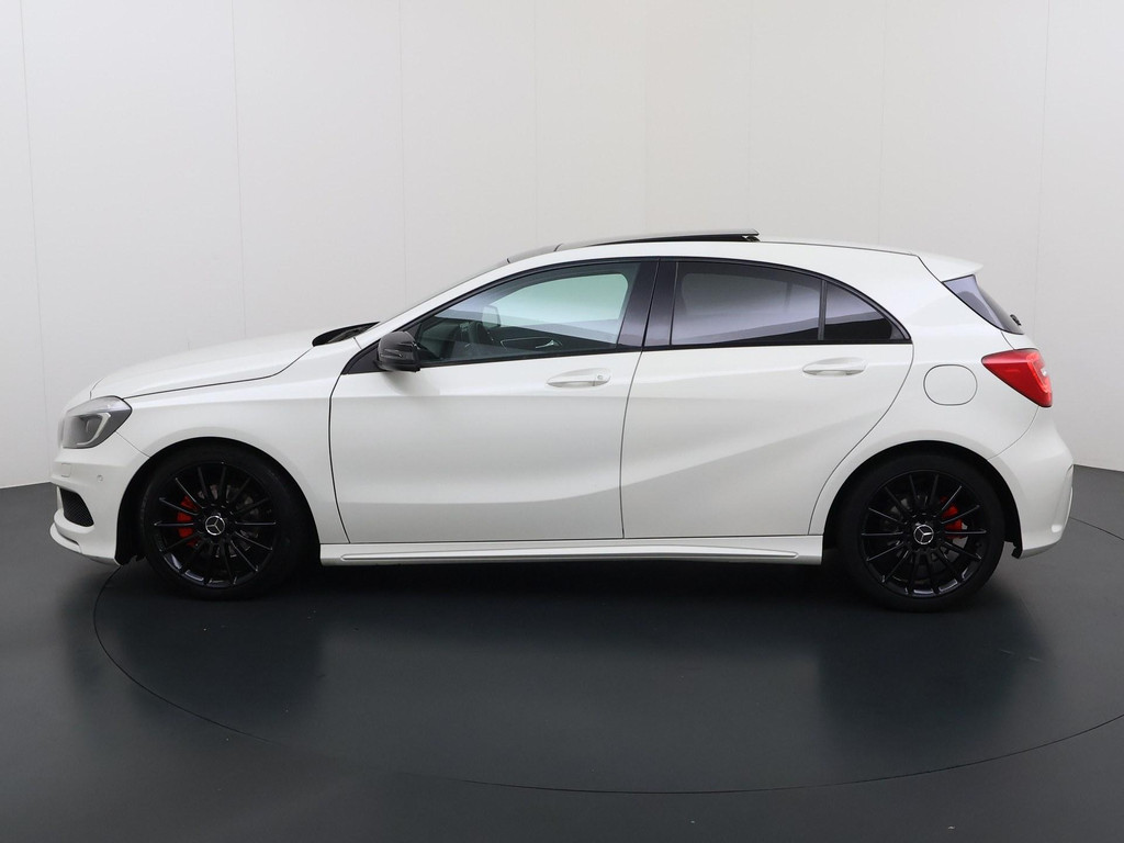 Mercedes-Benz A-Klasse 180 AMG Black Prestige 55111735-1.jpg | Wilmsen Automotive